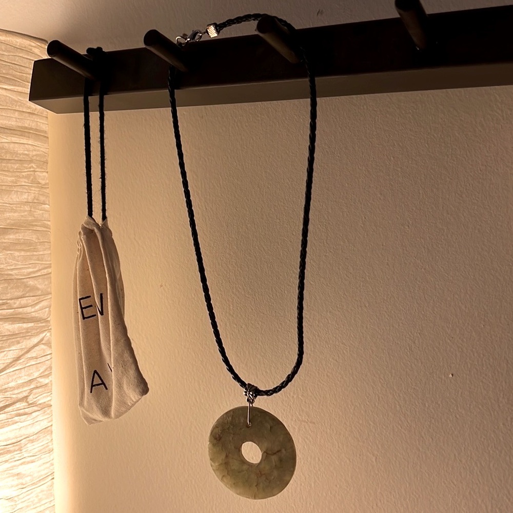 Stone pendant necklace